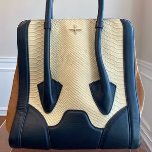 Pour la Victoire handbag